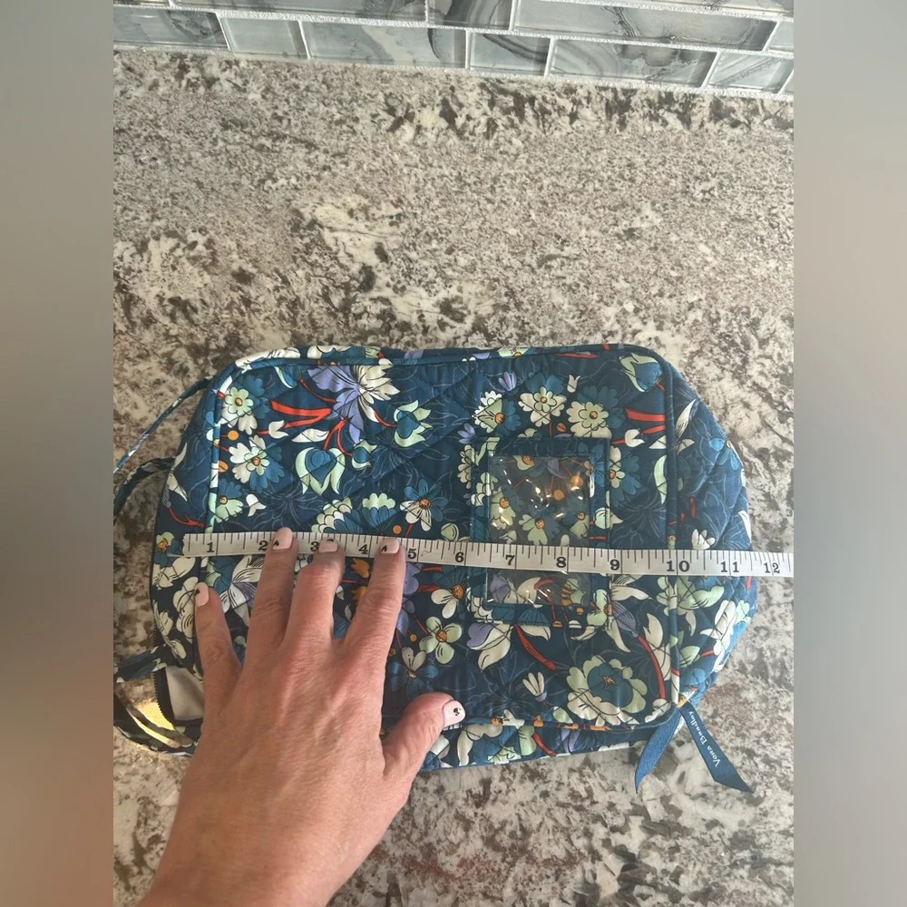 Vera Bradley Floral Bursts insulted lunch bag - Picture 11 of 13